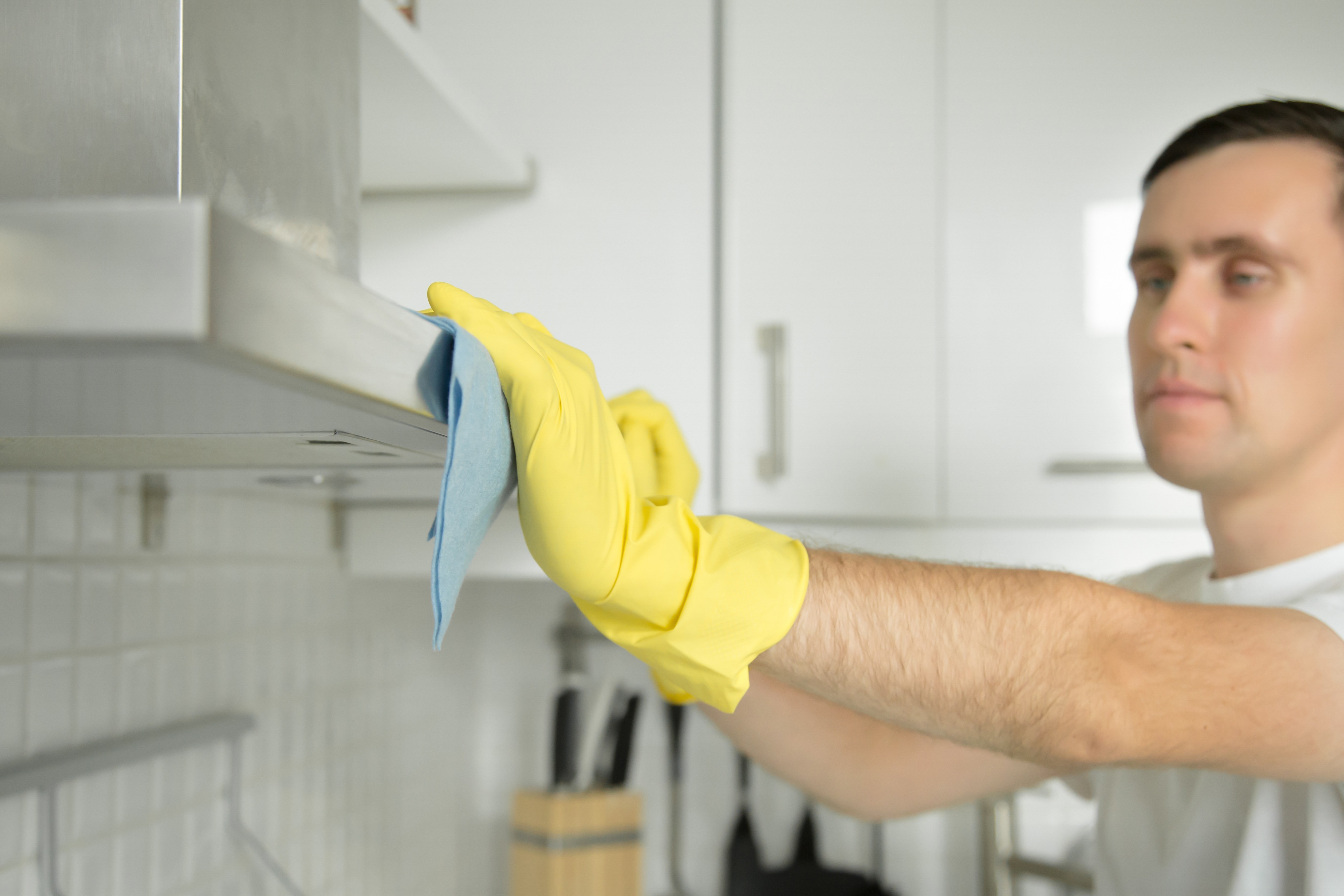 5 Reasons to Hire Professionals for Kitchen Hood Cleaning