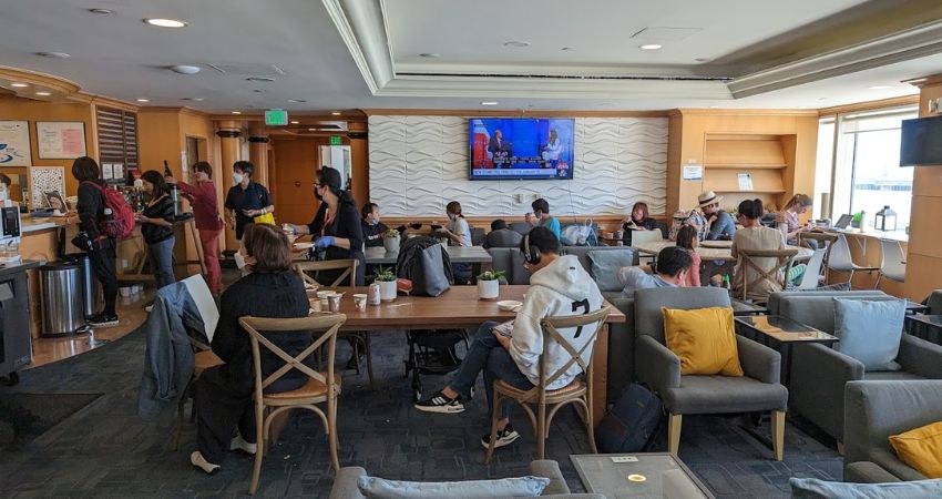 China Airlines lounge SFO