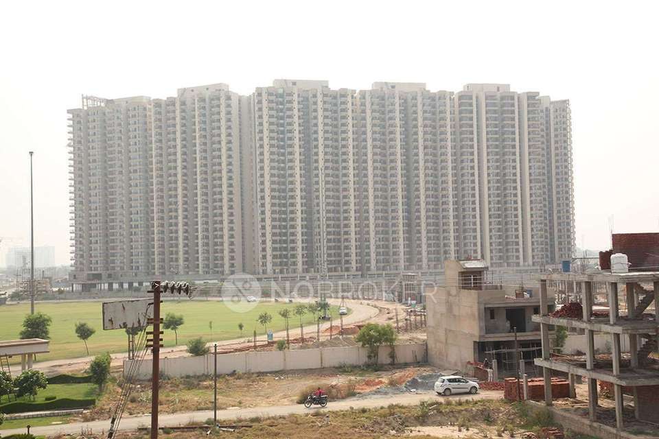 A Smart Investment Flats in Noida Extension with Investors Clinic