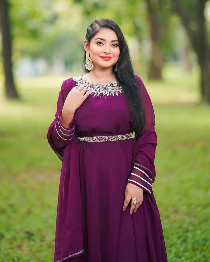 ( 9711800081) 100%Genuine call girls in saket Delhi