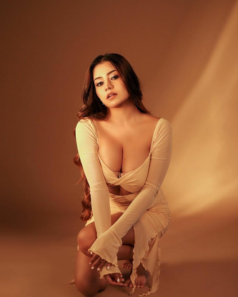 Escorts In Dubai	 +971589211300