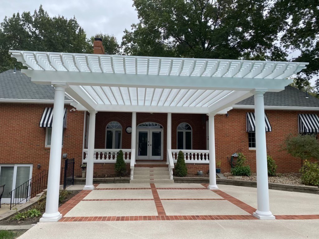 The Modern Appeal of Fiberglass Pergolas in Outdoor Design