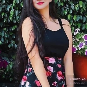 Call Girls In Moolchand Metro Delhi 9582073373 Low Rate Call Girls