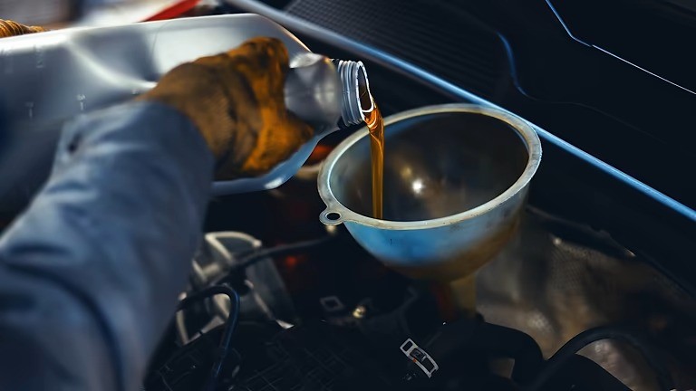 Save Big with Oil Change Coupons Las Vegas at Universal Motorcars – Affordable Vehicle Maintenance